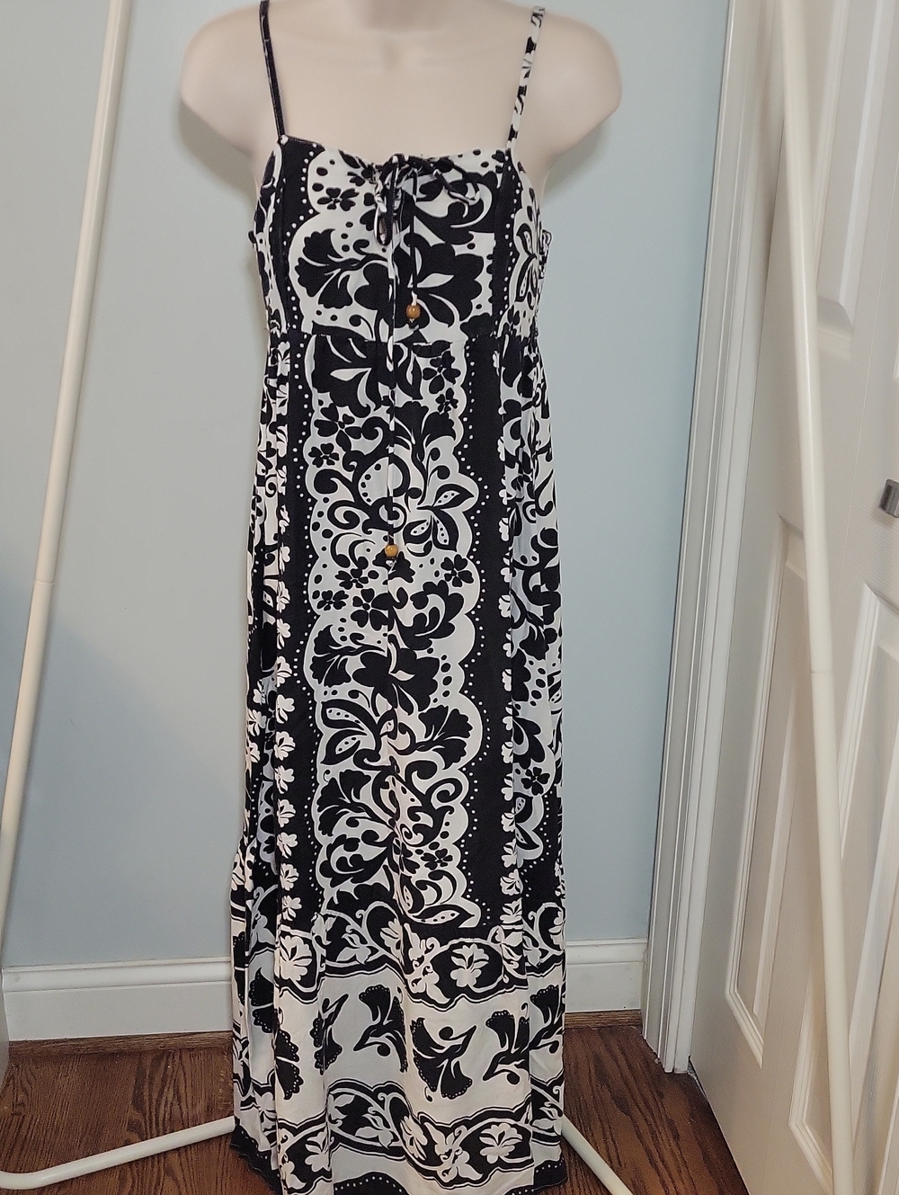 Japna Black and White Hawaiian Floral Print Linen Blend Maxi Dress NWOT Sz Small